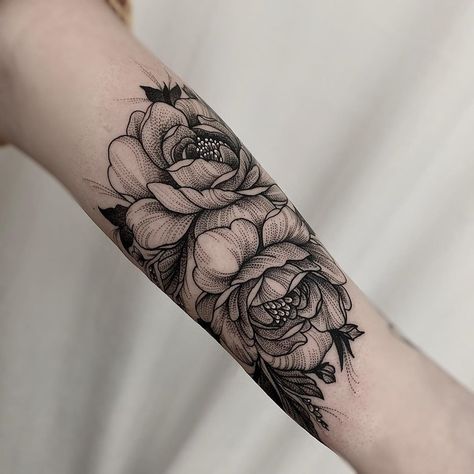 B R A N D O N | B A D R I C K on Instagram: “To make an appointment, please call or text only. 602 570 9246 👏🏻 DO 👏🏻NOT 👏🏻DM‼️#blackwork #darkart #darkartist #dotwork #dotworktattoo…” Dotwork Flower Tattoo, Arizona Tattoo, Peonies Tattoo, Dot Work Tattoo, Fine Line Tattoos, Instagram Page, Tiny Tattoos, Large Flowers, Get Back