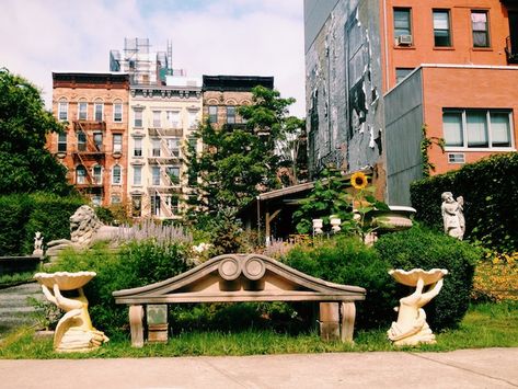 Elizabeth Street Sculpture Garden in SoHo, New York City Street Sculpture, New York Bucket List, Moving To Toronto, Elizabeth Street, Ny Style, Places In New York, Sculpture Garden, Sculpture Park, Upstate Ny