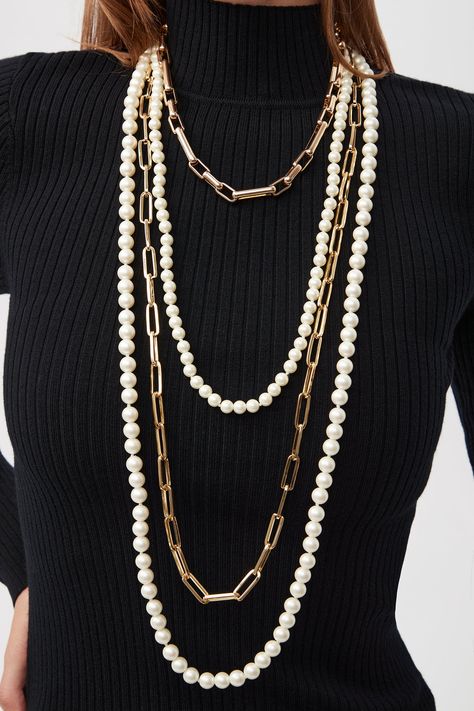 Layered pearl necklace