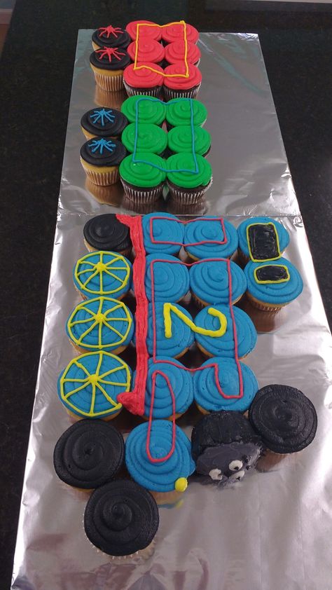 Train Birthday Party Cupcakes, Thomas The Train Pull Apart Cupcakes, Thomas The Train Birthday Cupcakes, Train Theme Cake Ideas, Cupcake Train Birthday, Train Pull Apart Cupcakes, Thomas The Train Cupcake Cake, Train Theme Birthday Party Cake, Cupcake Train Cake