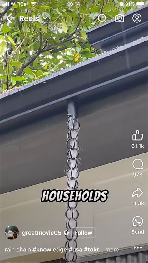 Chain link drains. What a wonderful idea 😍 Drain Chain, Rain Chain, Exterior Ideas, Drain, Chain Link, Wonder, Exterior, Chain, 10 Things