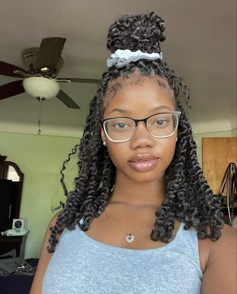 Short Blonde Passion Twist, Passion Twist Hairstyles, Extension Hairstyles, Hairstyles For Ladies, Passion Twists, Big Box Braids Hairstyles, Cute Curly Hairstyles, Natural Hair Twists, Twist Braid Hairstyles