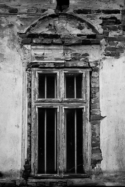 Old window; Old house; Countryside; Black&white; photography Black And White Photography Buildings, Old Buildings Paintings, Old House Photography, Old Buildings Photography, Old Architecture Photography, Black And White Architecture Photography, Old House Drawing, Old Building Photography, Space Art Projects