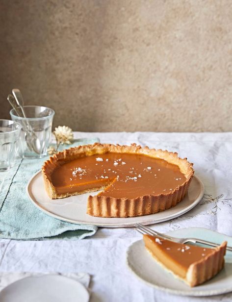 Salted Caramel Tart Recipe, Salt Caramel Cake, Thanksgiving Tart, Salted Caramel Pie Recipe, Caramel Desert, Salted Caramel Tarts, Caramel Pastry, Recipe With Caramel, Caramel Pie Recipe