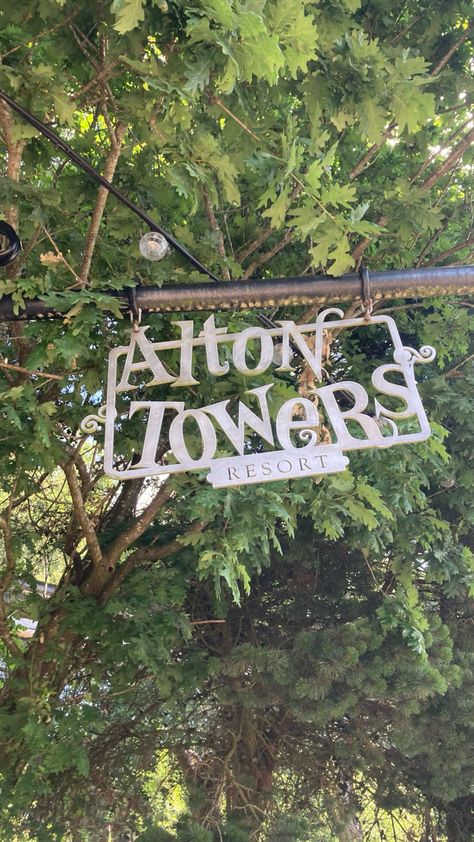 Alton Towers Aesthetic, Alton Towers, Alton Towers Rides, Friendship Party, Thorpe Park, Uk Holidays, Travel Checklist, Summer Plans, Amusement Park