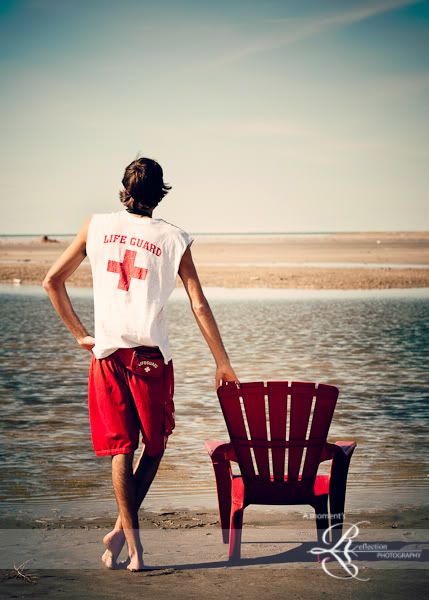 amr-photo.com Lifeguard Photoshoot, Lifeguard Stand Pictures, Lifeguard Station, Lifeguard Memes, Lifeguard Chair, Reflection Photography, Senior Pictures Boys, Men Beach, Aesthetic Boy