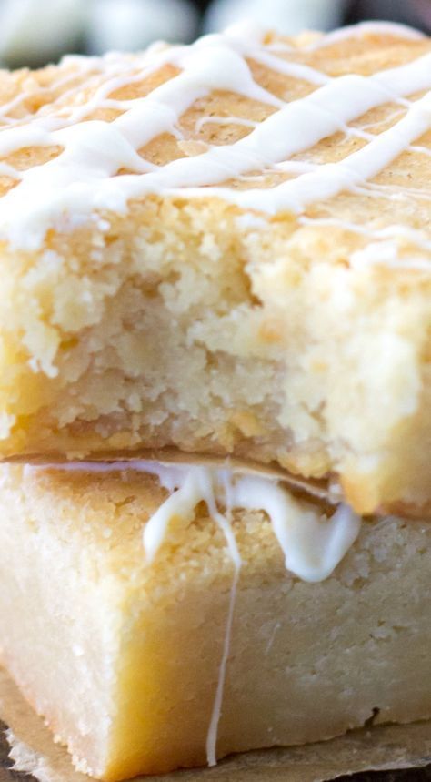 Creative Brownies, White Chocolate Brownies Recipe, Sugar Spun Run, White Chocolate Brownies, White Chocolate Blondies, Brownie Bars, Cake Rolls, Blondies Recipe, Blondie Brownies