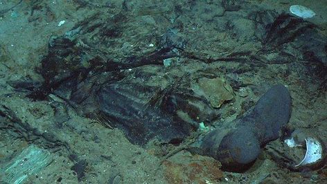 Human remains pictured at Titanic shipwreck site Titanic Underwater, Underwater Shipwreck, Titanic Wreck, Titanic Ship, University Of Rhode Island, Ghost Images, Human Remains, Marine Engineering, The Titanic