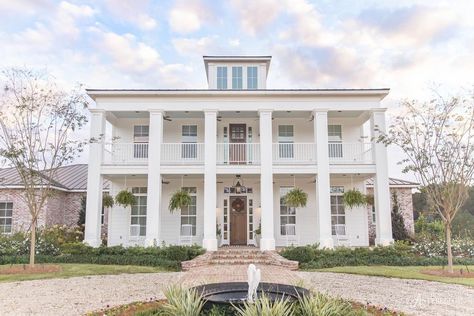 Modern Antebellum, Restoration Hardware Lighting, Bathroom Wall Colors, Grey Wall Color, Happy Saturday Friends, Southern Architecture, Antebellum Homes, Old Abandoned Houses, Victorian Interiors