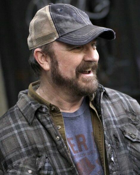 Bobby Singer Cosplay idea Bobby Singer Supernatural, Supernatural Bobby, Jim Beaver, Bobby Singer, Supernatural Quotes, Beard Lover, Supernatural Tv Show, Winchester Boys, Tv Supernatural