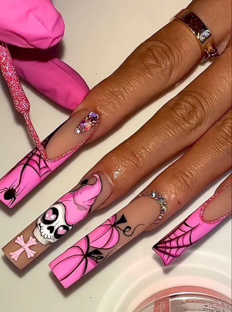 Halloween Xxl Nails, Dope Nail Designs Halloween, Casper Nails, Michael Myers Nails, Nail Halloween, Spooky Nail, Funky Nail Designs, Holloween Nails, Cute Halloween Nails