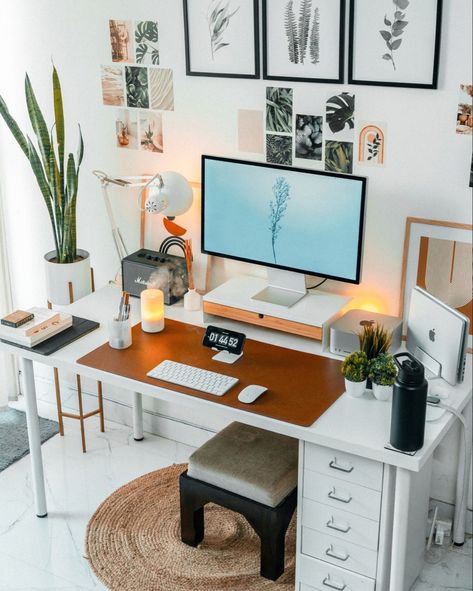 Ux Designer Workspace, Ux Designer Desk Setup, Functional Desk Setup, Work Table Setup, Graphic Design Desk Setup, Graphic Designer Desk Setup, Graphic Designer Setup, Designer Desk Workspaces, Work From Home Desk Ideas