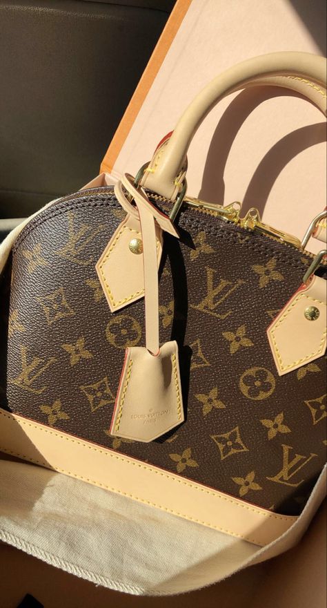 Louis Vuitton Bb Alma, Luois Viton Bag, Lois Viton Bag, Alma Bb Monogram Outfit, Lv Alma Outfit, Loiu Vitton Bags, Lv Alma Bb Outfit, Lv Alma Bb Monogram, Alma Lv Bag