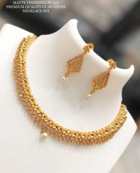 Gold Sets Jewelry Dubai Design, Gold Necklace Set Simple Indian Bridal, Gold Set Designs Simple Modern, Gold Sets Jewelry Indian Design Simple, Gold Necklace Set New Design 2023, Dubai Gold Jewelry Necklaces Bridal, 2 Tola Gold Set Design, Gold Set Design, Jewelry Expensive