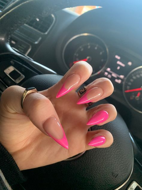 Birthday Nails Pointy, Hot Pink Stiletto Nails Design, Pink Short Stiletto Nails, Pointy Pink Nails, Stiletto Nails Pink, French Stiletto Nails, Pink Stiletto Nails, Acrylic Nails Stiletto, Stiletto Nails Short