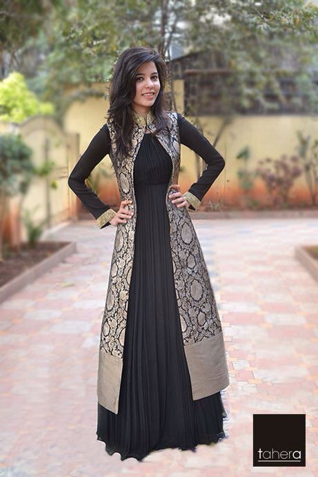 Indian wear jacket Salwar Kamiz, Indian Gowns Dresses, Dress And Jacket, Indian Gowns, Blouse Design Models, Indian Designer Outfits, Indian Attire, Designer Dresses Indian, Manish