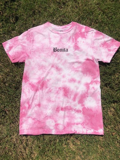 Cut Hoodies, Diy Tie Dye Designs, Tie Dye Patterns Diy, Champion Clothing, Diy Tie Dye Shirts, Tie Dye Crafts, How To Tie Dye, Tie Dye Women, Tie Dye Diy