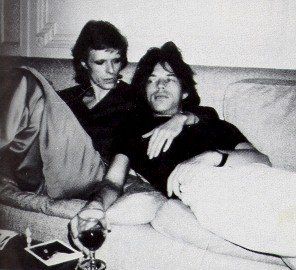 Mick Jagger and David Bowie Naked In Bed Together - Caught By David’s Wife Angie Bowie Angie Bowie, Donald Pleasence, Chris Farley, Janet Leigh, Anthony Kiedis, Robert Mapplethorpe, Tv Sport, Annie Leibovitz, Richard Avedon