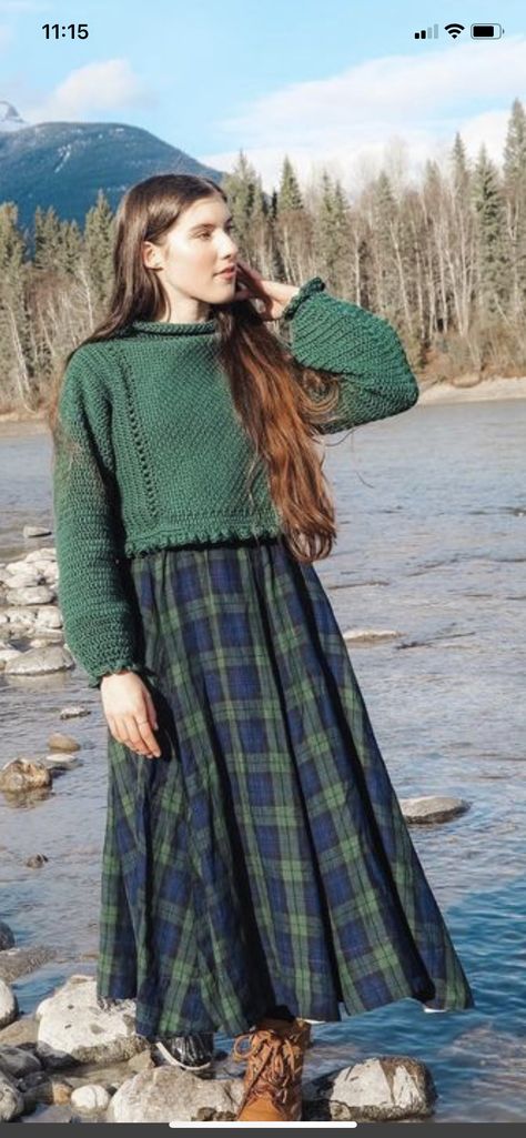 Fall Fashion Cottage Core, Pioneer Inspired Outfits, Layered Summer Dress, Anne Of Green Gables Outfit Inspiration, Vintage Inspired Winter Outfits, Tomboy Cottagecore Outfits, Folk Outfit Woman, Scottish Outfits For Women, Hobbit Inspired Outfits Casual