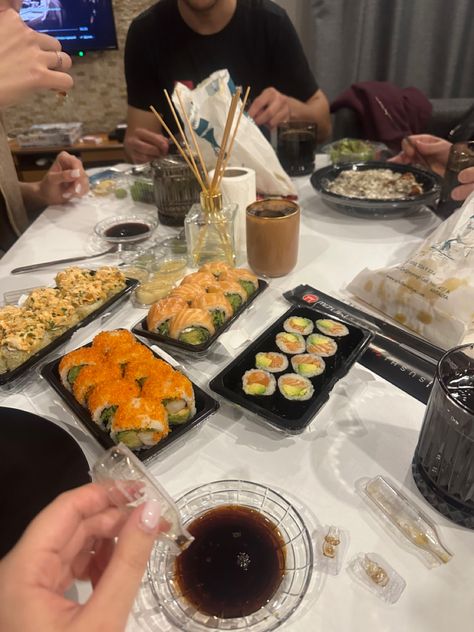 Sushi With Friends, Hosting Party, Dinner Friends, Sushi Dinner, 2024 Board, Random Picture, Food Babe, Dinner With Friends, Host A Party