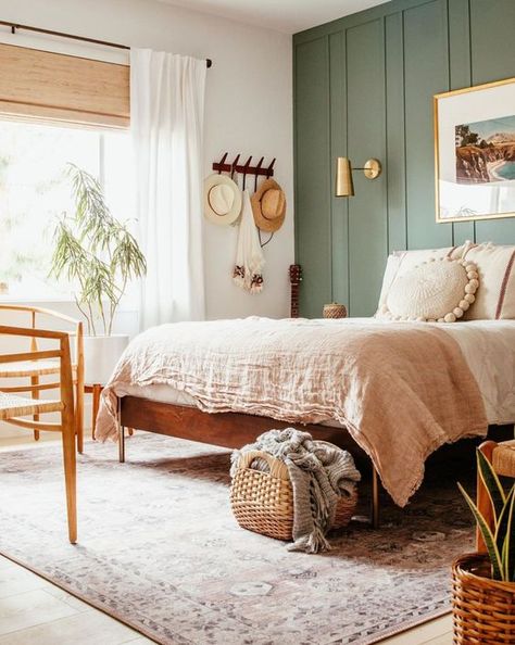 Modern Boho Bedroom, Bohemian Bedroom Decor, Boho Bedroom Decor, Bedroom Green, Bedroom Boho, Simple Bedroom, Bedroom Aesthetic, Boho Bedroom, Bed Room