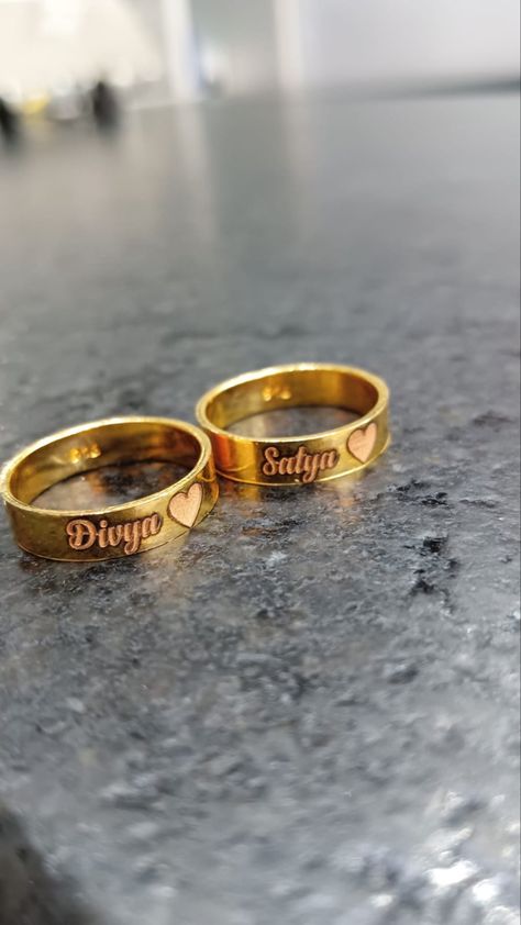 Name Couple Rings, Engagement Ring With Name Gold, Named Wedding Rings, Wedding Cupal Rings Gold, Couple Finger Rings Gold, Couple Ring Design With Name, Engagement Rings Kerala Hindu, Capal Ring Design Gold, Engagement Name Rings Gold