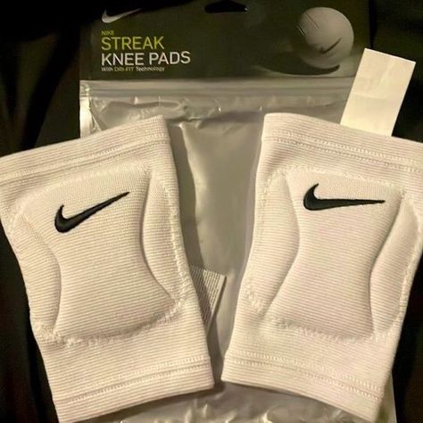 Nike Volleyball Knee Pads, Nike Knee Pads, Volleyball Outfit, Nike Volleyball, Volleyball Gear, Photographie Indie, Volleyball Knee Pads, Volleyball Inspiration, Volleyball Tips