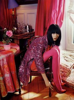 hot pink tights and shiny red shoes Pink Tights, Mode Editorials, Colored Tights, Carrie Bradshaw, Mode Vintage, Photography Inspo, Editorial Photography, Fashion Photo, Karl Lagerfeld