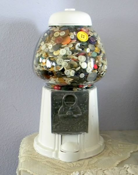 Vintage buttons stored with an old gumball machine and spray paint Button Storage, Bubblegum Machine, Gum Machine, Bubble Gum Machine, Gumball Machines, Button Creations, Trendy Sewing, Craft Room Storage, Gumball Machine