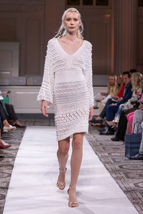 Frederick Anderson, 2023 Crochet, 2022 Fashion Show, Crochet Wedding Dresses, Haute Couture Wedding Dress, Knitwear Trends, Easy Chic, Runway Dresses, Knitwear Fashion