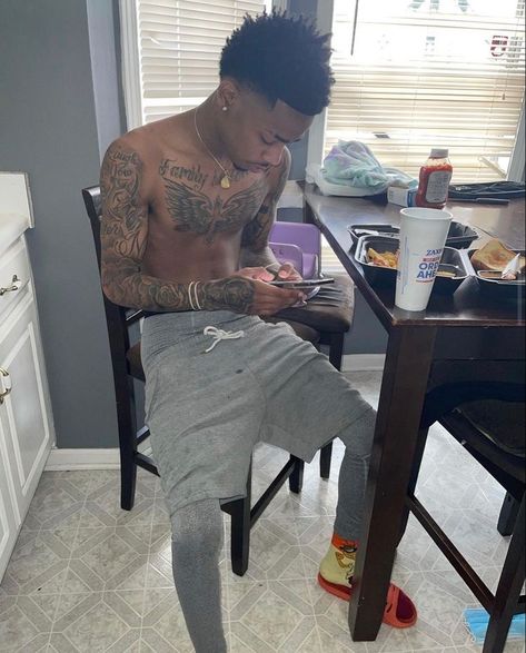 Black Guys With Tattoos, Boy Tattoos Black Boys, Black Men With Tattoos, Korean Baby Names, Waves Hairstyle Men, Boys Colored Hair, Mens Clothing Trends, Black Men Tattoos, Chris Brown Videos