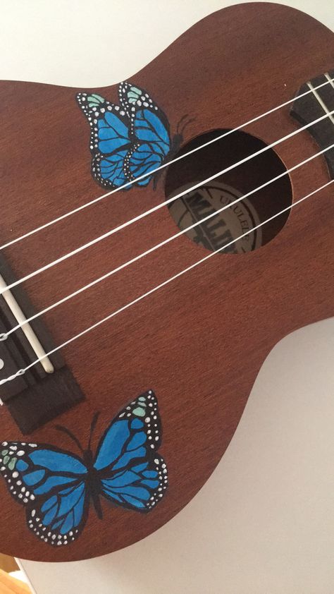 Painting On Ukelele, Diy Ukulele Paint Ideas, Painted Guitar Acoustic Flowers, Ukulele Art Aesthetic, Guitar Design Ideas Art, Acoustic Guitar Painting Ideas, Ukulele Design Ideas, Ukulele Painting Ideas Aesthetic, Ukelele Designs Art