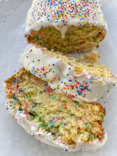 Vegan Cream Cheese Frosting, Confetti Cake, Vanilla Icing, Funfetti Cake, Loaf Cake, Vegan Cake, Vegan Baking, Free Desserts, Food Cravings