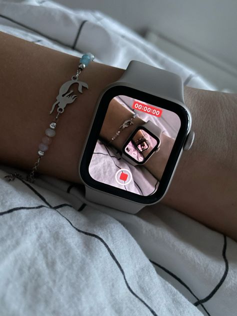 #applewatch #aesthetic Silver Apple Watch Aesthetic, Applewatch Aesthetic, Apple Watch Aesthetic, Aesthetic Apple Watch, Silver Apple Watch, Watch Aesthetic, Silver Apple, Watch Ideas, Smartwatch