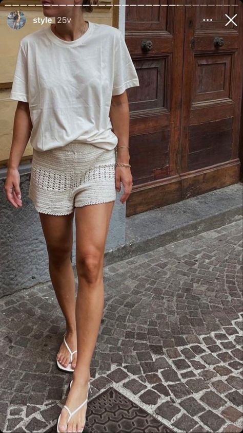 Knit Shorts Outfit, Europe Outfits, Italy Outfits, Shorts Outfit, Europe Fashion, Narnia, Outfit Summer, Knit Shorts, Spring Summer Outfits