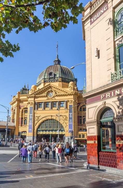 Melbourne -SandraZ Melbourne Beach Aesthetic, Melbourne Landscape, City Aesthetic Melbourne, Melbourne Life, College Abroad, Melbourne Shopping, Melbourne Trip, Places In Melbourne, Flinders Street Station