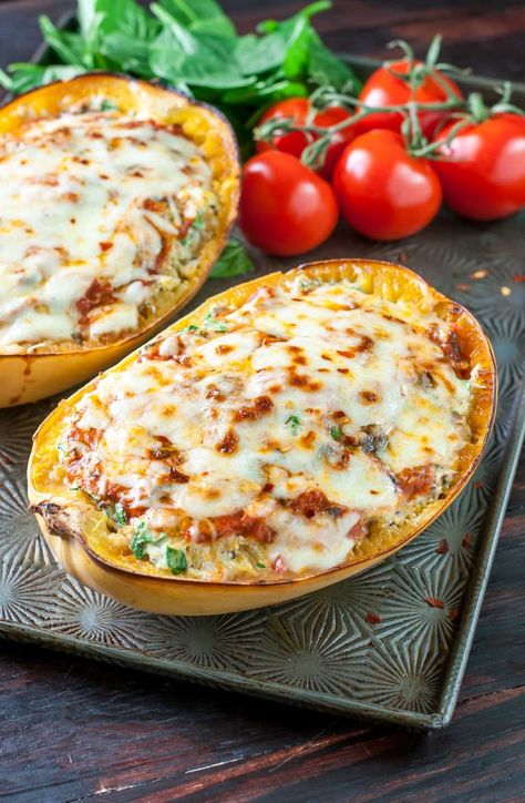 Cheesy Vegetarian Spaghetti Squash Lasagna - Peas And Crayons Cheesy Spaghetti Squash, Spaghetti Squash Lasagna, Foodgawker Recipes, Vegetarian Spaghetti, Squash Lasagna, Traditional Lasagna, Vegetarian Lasagna, Spaghetti Squash Recipes, Vegetarian Keto