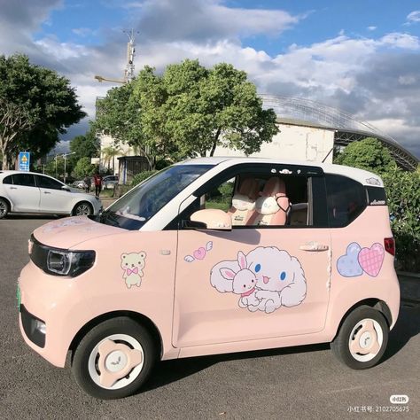 Cute Small Cars, Pink Beetle, Kawaii Car, Cute Cinnamoroll, Hello Kitty Car, Girly Car Accessories, Tiny Cars, Cool Car Accessories, Girly Car