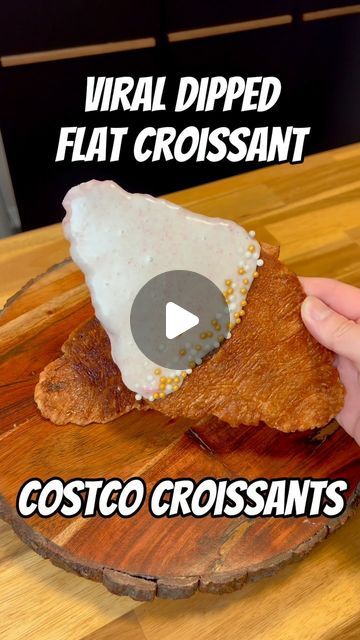 Angus Nguyen on Instagram: "Costco Croissant Hack! Can’t wait to try with Matcha 🍵 🥐   Seriously, you gotta try this one.  I get it now, I can see why these are so popula These are INCREDIBLE. Crispy, sweet, slightly salty - it’s like a croissant stroopwaffle. I can’t stop thinking about all the flavours I can try with the ganache! Chocolate, matcha, caramel, mango, passion fruit…  Je m’excuse d’avoir fait ça avec un croissant - mais c’est délicieux!  Flat Dipped Croissant Recipe (for two croissants):  1 tbsp salted butter 1.5 tbsp sugar  Strawberry White Chocolate Ganache: 3/4 cup white chocolate chips 1/4 cup heavy (35%) cream 1 tbsp Freeze dried strawberry powder  Mix together salted butter and sugar, set aside.  Microwave your croissant for 10 seconds. Using parchment paper and a rol Croissant Dipped In Chocolate, Marshmallow Croissant Recipe, Chocolate Dipped Croissant, Desserts Made With Croissants, Candied Croissant Sandwich, Flat Croissant Recipe, Stale Croissant Recipes, Flattened Croissant, Costco Croissants Ideas