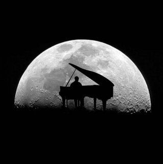 moonlight piano Piano Pictures, Processional Songs, Claude Debussy, Moonlight Sonata, Moon Pictures, Foto Art, Beautiful Moon, Wedding Music, Pop Rock