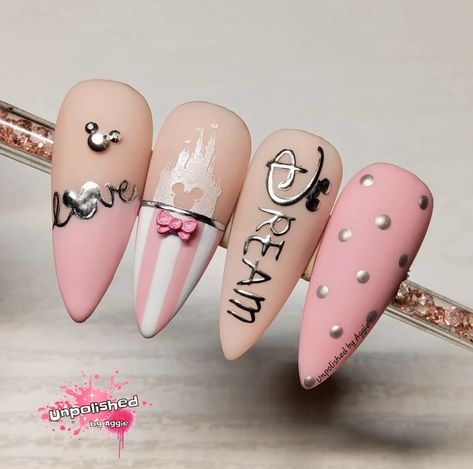 Disney World Nails Acrylic Simple, Romantic Nail Designs, Nails With Disney Designs, Cute Nail Art Designs Disney, Disney Cute Nails, Disneyland Acrylic Nails, Disney Valentine Nails, Disney Nail Art Ideas, Valentines Disney Nails