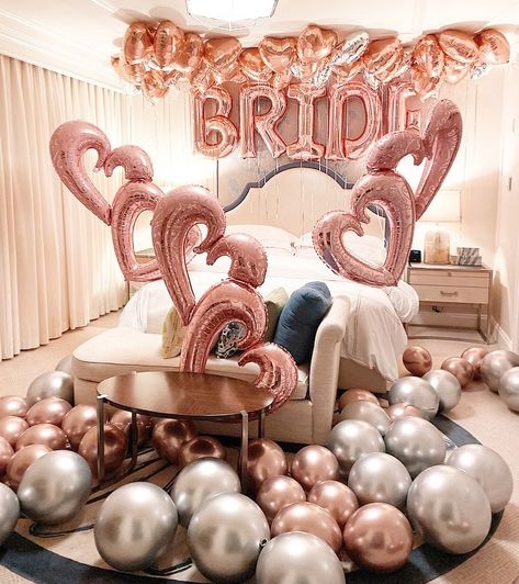 Decorate Brides Room, Brides House Decoration Wedding, Room Bride Decor, Bride Bedroom Decoration, Bride Room Decoration, Bride Room Decoration Ideas, Bride Ballons Room, Bridal Room Decor, Bride To Be Decorations