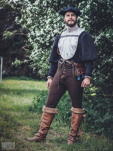 Renessaince Male Clothing, High Boots Men Outfit, Rennaisance Outfits Men, Medieval Times Outfit, 1600s Fashion Men, Medieval Clothing Male, Medieval Mens Clothing, 1700s Fashion, Medieval Reenactment