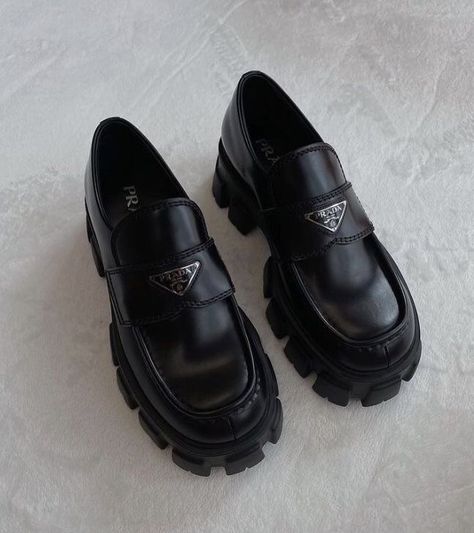 black, prada, loafers, shoes, designer shoes, prada shoes, black shoes, trending Prada Shoes Outfit, Prada Loafers Outfit, Best Sandals For Men, Dream Reality, Prada Loafers, Oreo Recipes, Black Shoes Men, Shoes Prada, Aesthetic Shoes