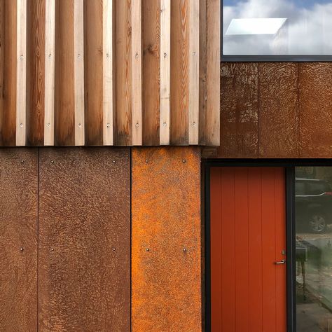 Corten Steel Facade, Timber Home Exterior, Cor Ten Steel, Steel Architecture, Steel Cladding, Steel Siding, Timber Architecture, Writers Workshop, Structural Steel