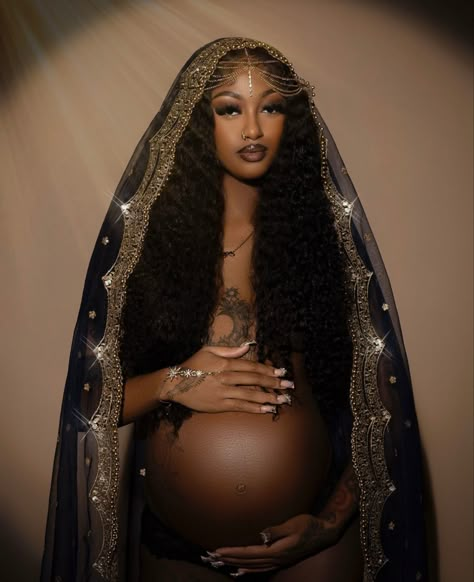 Maternity Photos Mens Outfit, Cute Maternity Shoot Ideas, Maternity Photography Mom And Daughter, Maternity Photography Elegant, Spiritual Maternity Shoot, 90s Maternity Shoot Black Couple, Baby Girl Maternity Shoot Black Women, Pregnancy Birthday Photoshoot, Angel Maternity Photoshoot