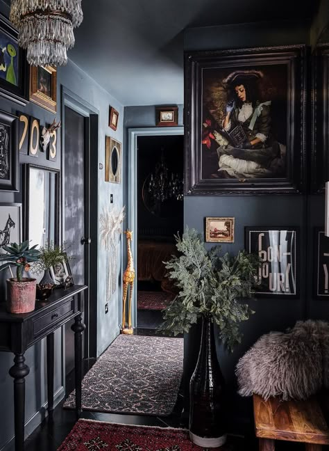 Maximalist Entryway, Goth Farmhouse, Dark Hallway Ideas, Eclectic Entryway, Decor For Entryway, Gothic Farmhouse, Amazing Interiors, Entryway Decor Ideas, Hallway Design