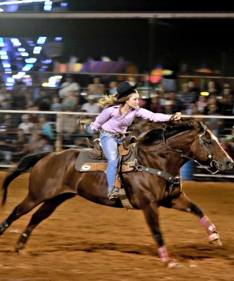 Texas rodeos Fort Worth Stock Show, Texas Country Music, Stephenville Texas, Texas Rodeo, Calf Roping, Fort Worth Stockyards, Bronc Riding, Hee Haw, Rodeo Events