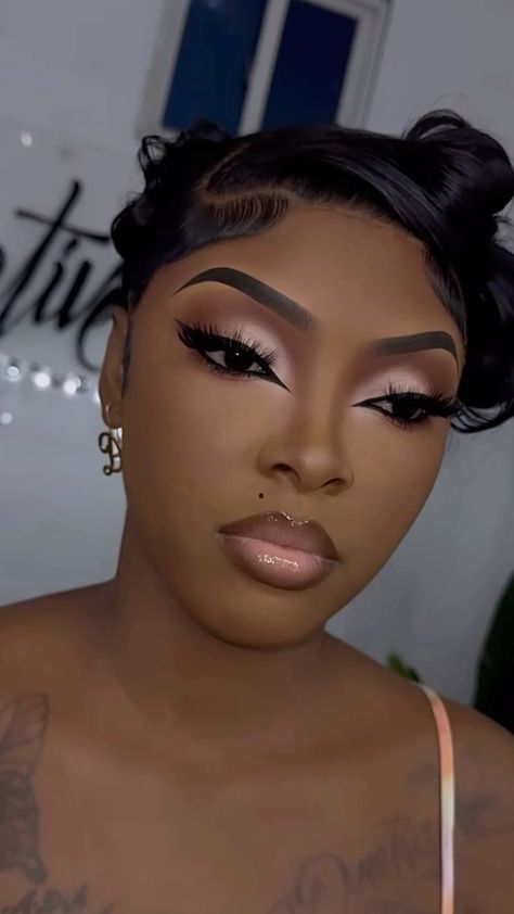 Sultry Wedding Makeup, Birthday Makeup For Black Women, Smokey Eye Glam, Glam Makeup Black Women, Soft Glam Makeup Black Women, Photo Shoot Makeup, Pink Makeup Look, Natural Beat, Birthday Makeup Looks