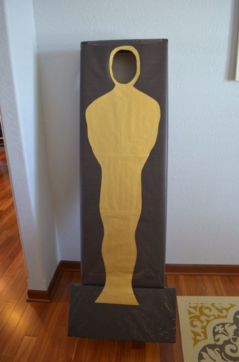 Oscar Statue, Hollywood Dance, Oscars Theme Party, Hollywood Prom, Deco Cinema, Oscars Party Ideas, Academy Awards Party, Hollywood Birthday, Hollywood Party Theme